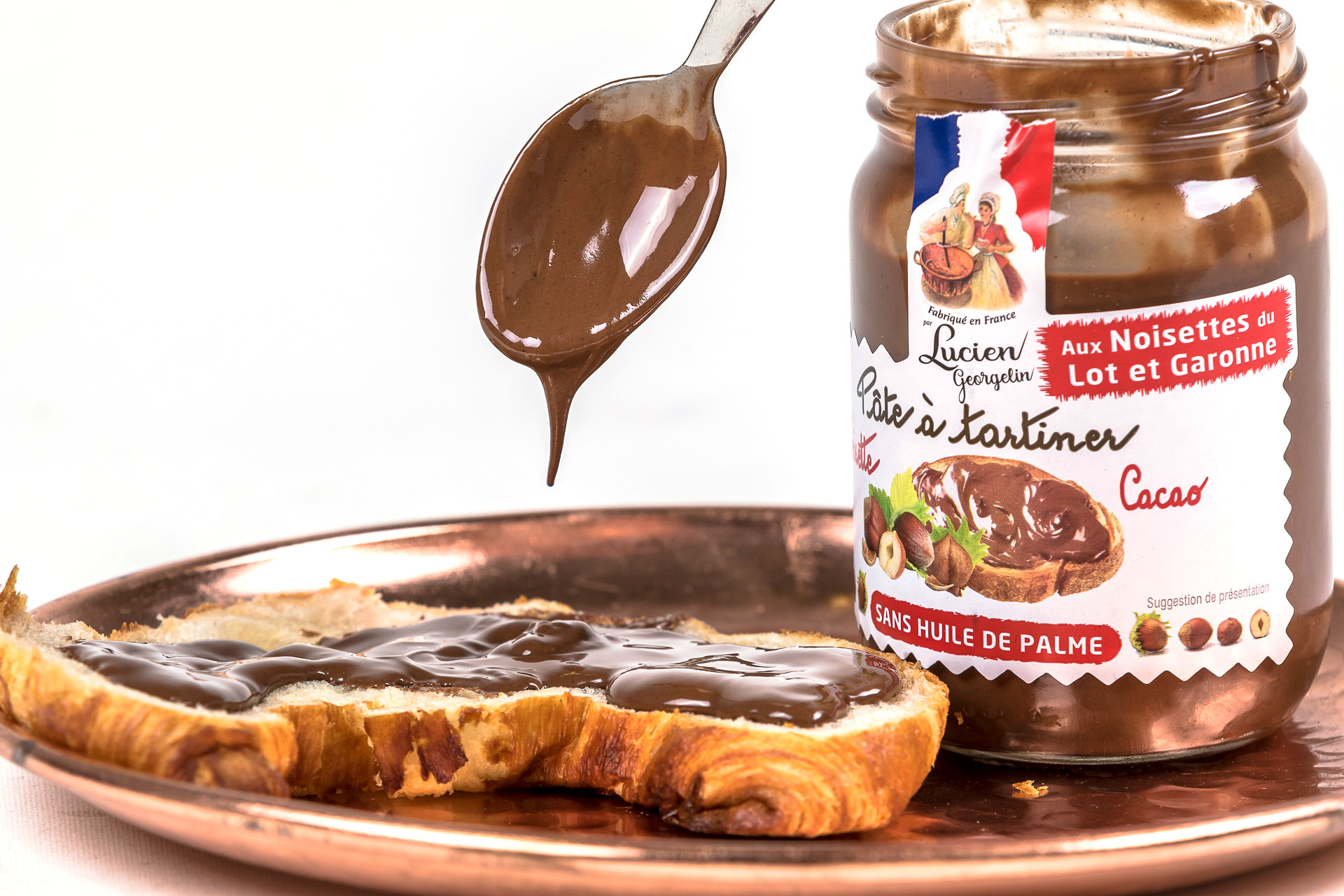 Chocolate hazelnut spread 280g and croissant